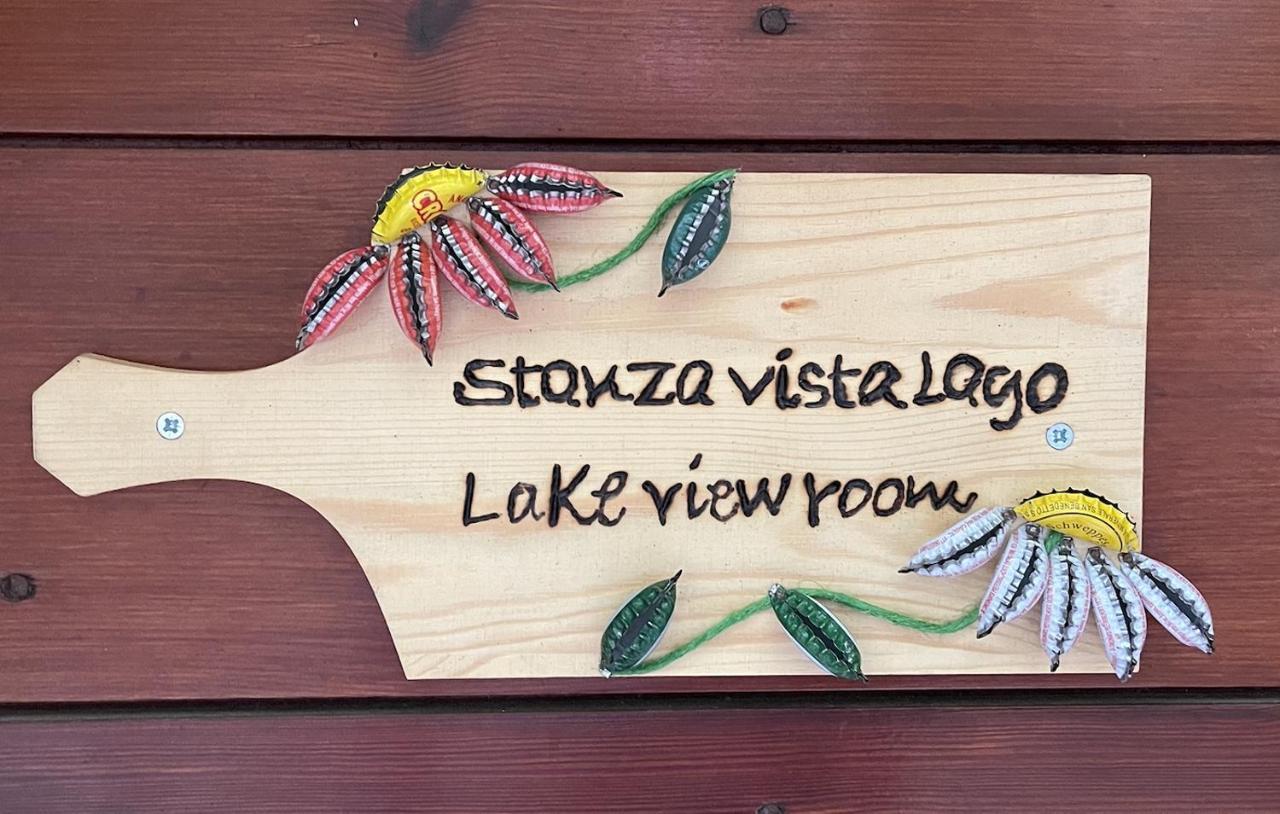 Stanza Con Terrazzo Vista Lago - Lakeholiday Castel di Tora Bagian luar foto